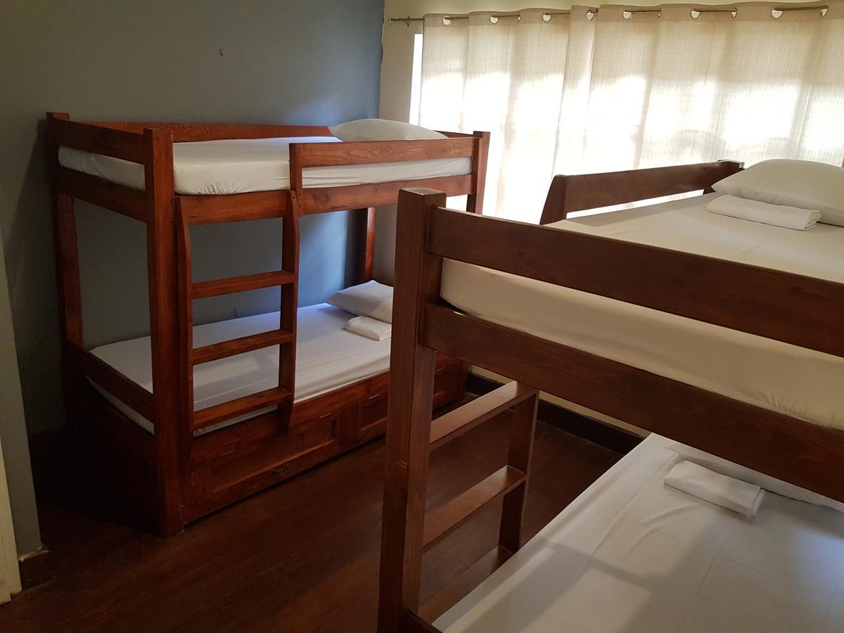 Kamuning Transient Hostel เกซอนซิตี้ ภายนอก รูปภาพ
