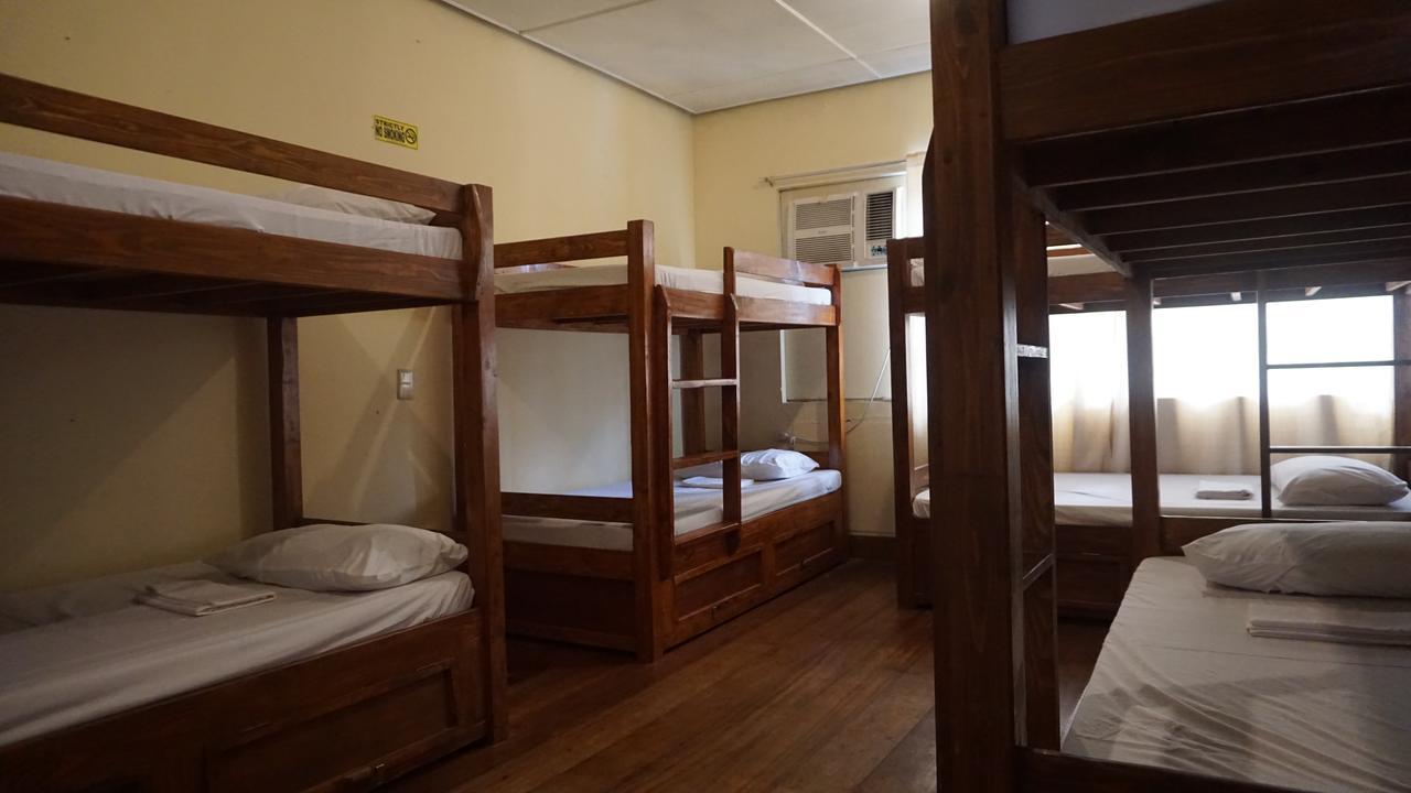 Kamuning Transient Hostel เกซอนซิตี้ ภายนอก รูปภาพ